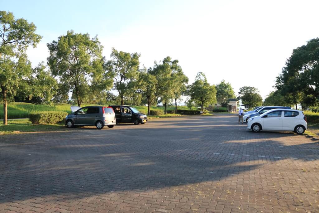 広い駐車場/滋賀県営都市公園湖岸緑地
