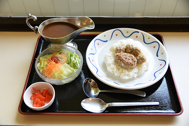中央レストラン「ハローバーグカレーライス」/東武動物公園（埼玉県/宮代町）