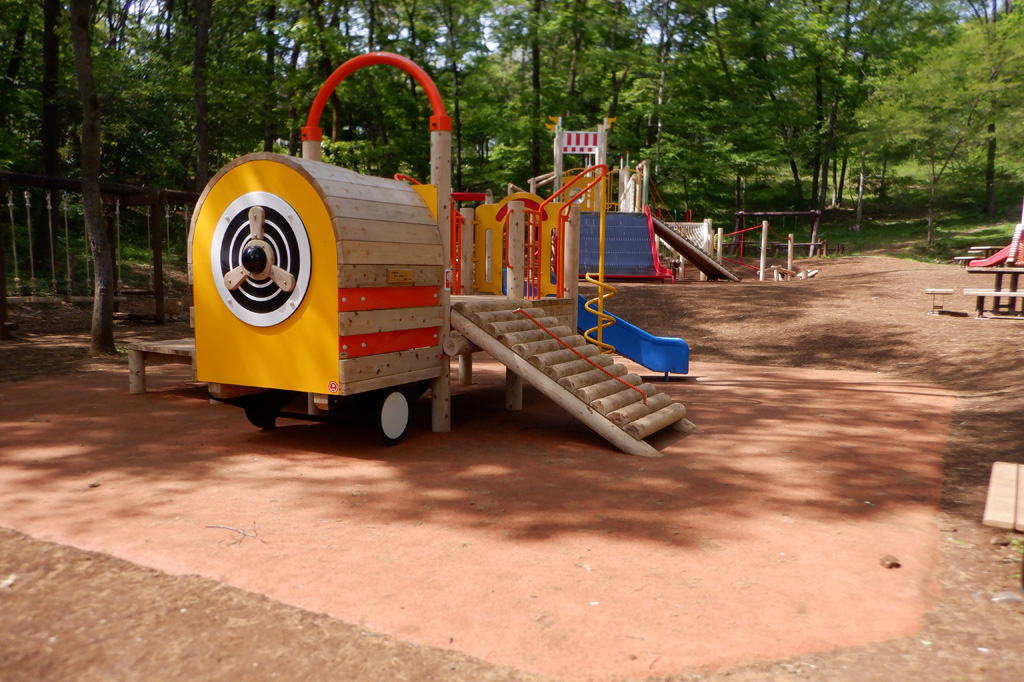 ブンブンセスナ/狭山緑地 フィールドアスレチック(東京都/東大和市)