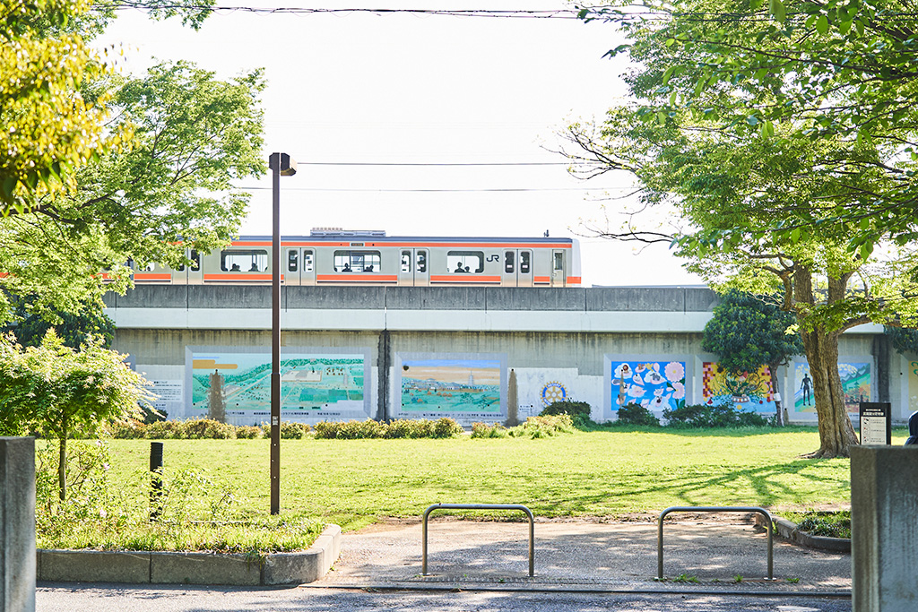 「武蔵野線の高架線」/黒鐘公園(東京都/国分寺市)
