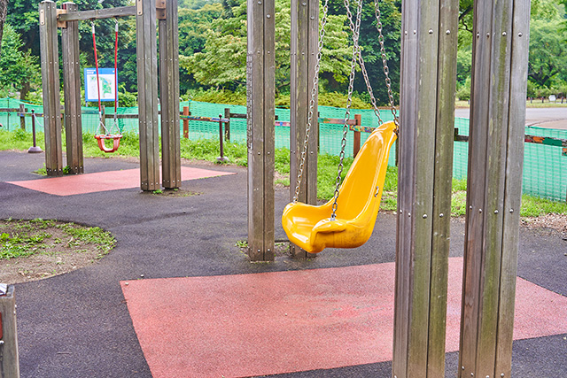 「ゆらゆらブランコ」／国営昭和記念公園（東京都／立川市）