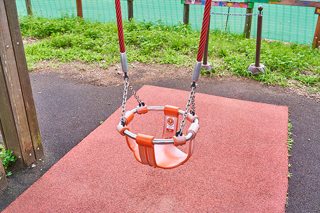 「ゆらゆらブランコ」／国営昭和記念公園（東京都／立川市）