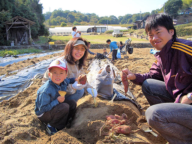 さつまいも掘り/観光農園南楽園(大阪府/堺市)