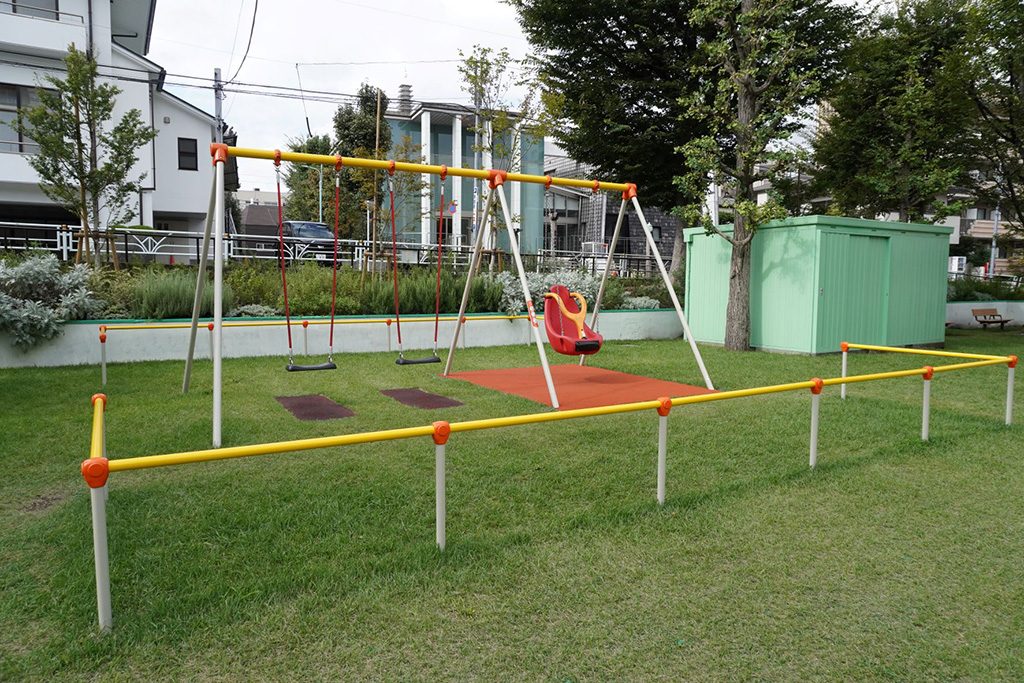 サポート付きブランコ/恵比寿南二公園（東京都/渋谷区）