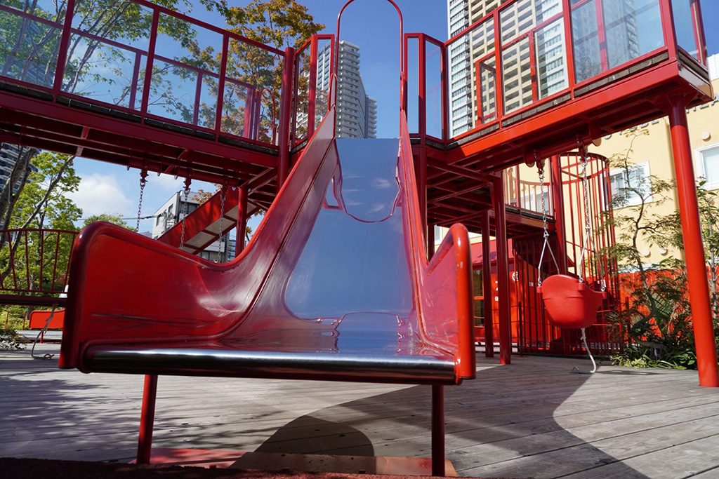 幅が広めの「おやこ滑り台」/としまキッズパーク（東京都/豊島区）