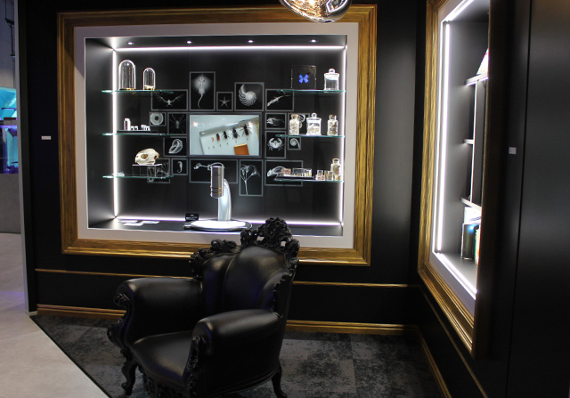 モダン空間の中のハンズオン展示／AQUARIUM ✕ ART átoa（兵庫県/神戸市）