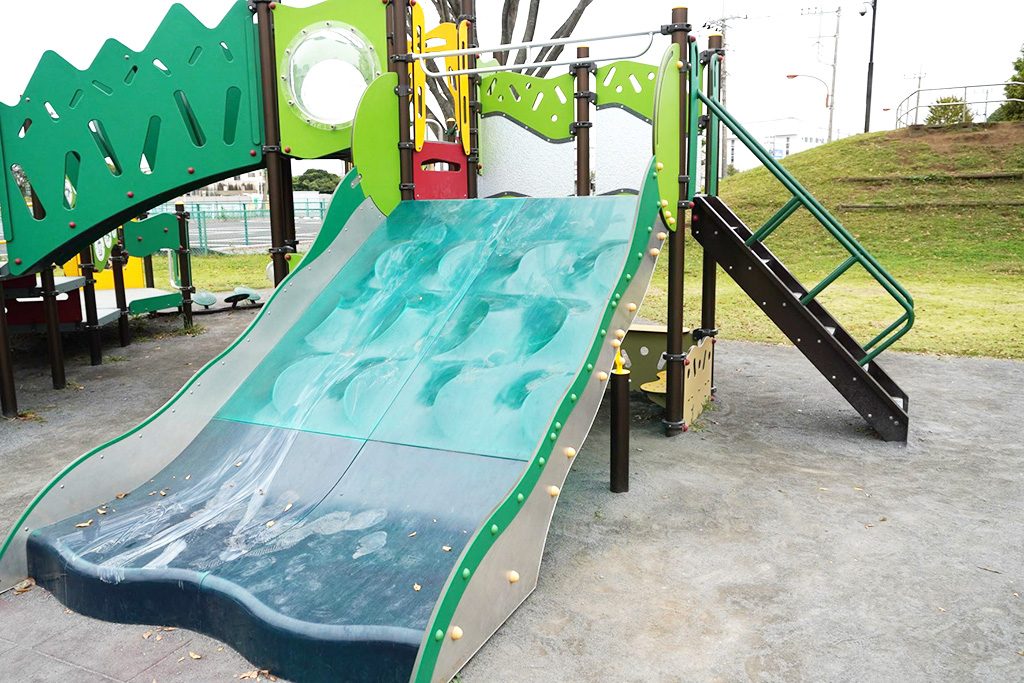 モーグルヒル（大型滑り台）/秋葉台公園（神奈川県/藤沢市）