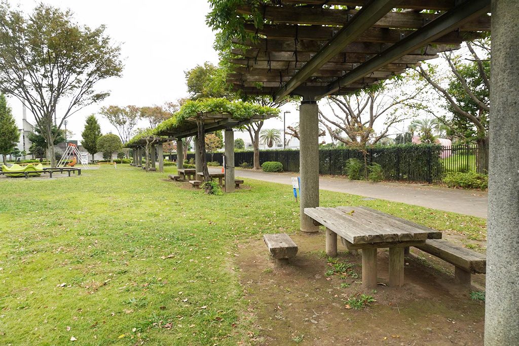 ベンチとテーブル/秋葉台公園（神奈川県/藤沢市）