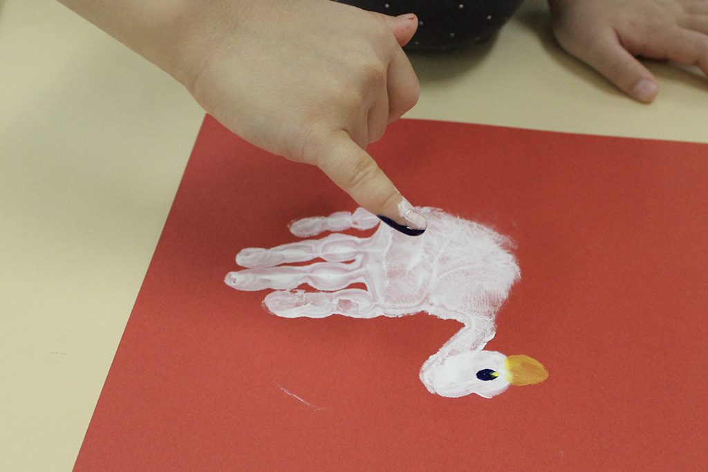 クリスマスカード作りの様子