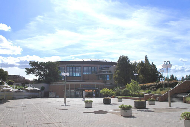 鶴見緑地プールの外観(大阪府/大阪市)