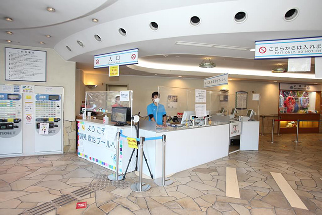 入場ゲート/鶴見緑地プール(大阪府/大阪市)