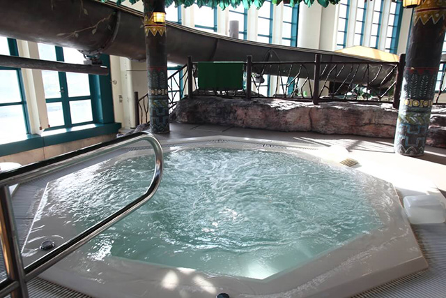 ジャグジー(2階)/鶴見緑地プール(大阪府/大阪市)