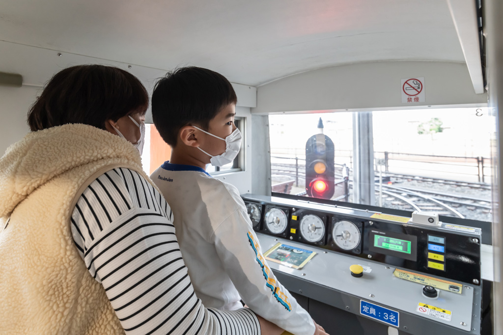 ミニ運転列車の車内/鉄道博物館(埼玉県/さいたま市)