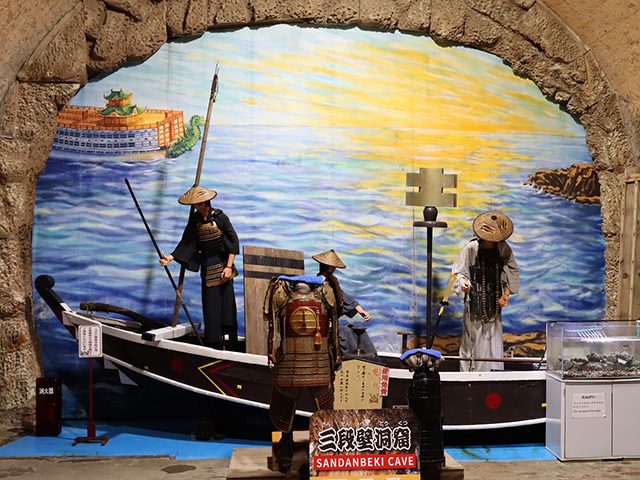 地下のエレベーターホールのフォトスポット/三段壁洞窟(和歌山県/白浜町)