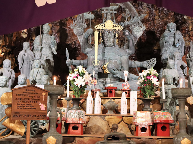 牟婁大弁財天/三段壁洞窟(和歌山県/白浜町)