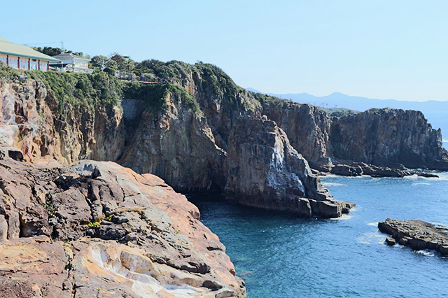 三段壁から見た展望台(和歌山県/白浜町)