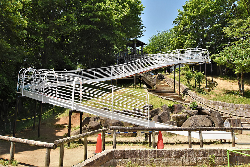 「ローラー滑り台」／清水坂公園（東京都／北区）