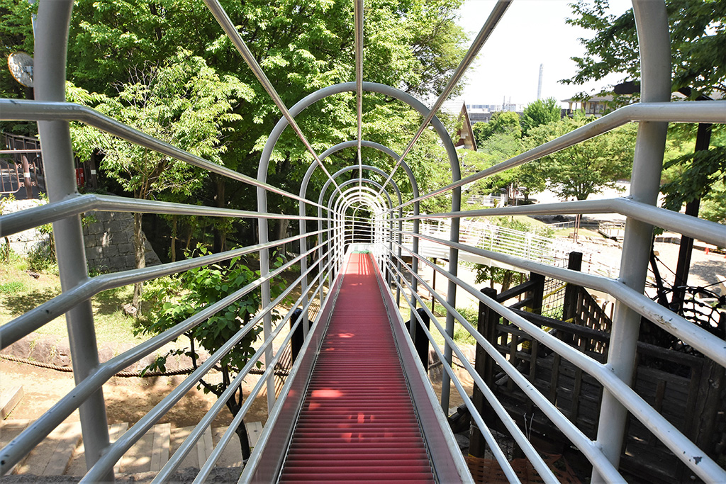 「ローラー滑り台」／清水坂公園（東京都／北区）