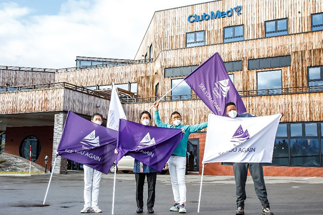 お見送りに出てきてくれたG.Oのみなさん/クラブメッド・北海道 トマム（北海道/占冠村）