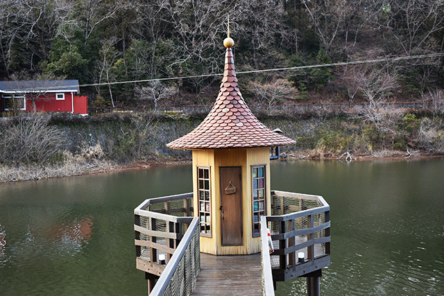 「はじまりの入り江エリア」にある「水浴び小屋」/ムーミンバレーパーク（埼玉県/飯能市）