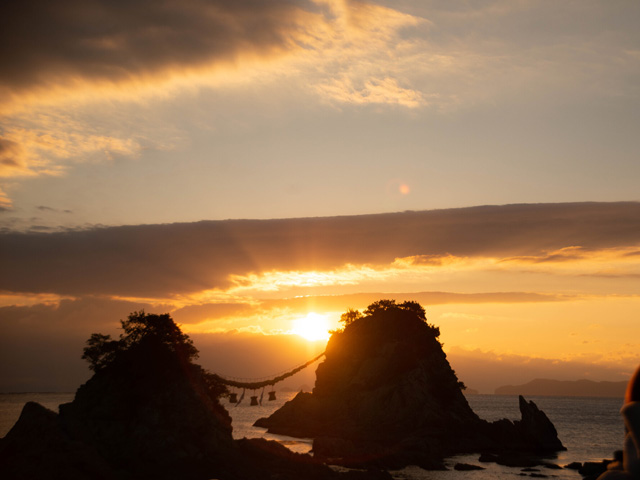 九州・沖縄の絶景！海からの初日の出スポット8選（2025）志賀島や豊後二見ケ浦など