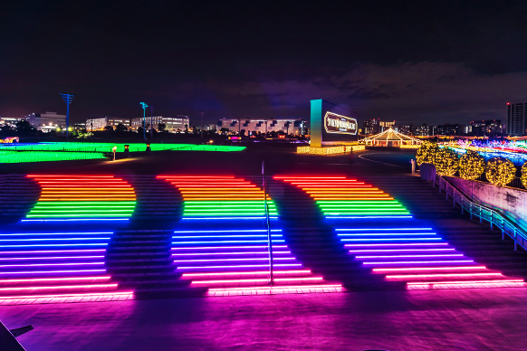 虹色の大階段/東京メガイルミ(東京都/品川区)