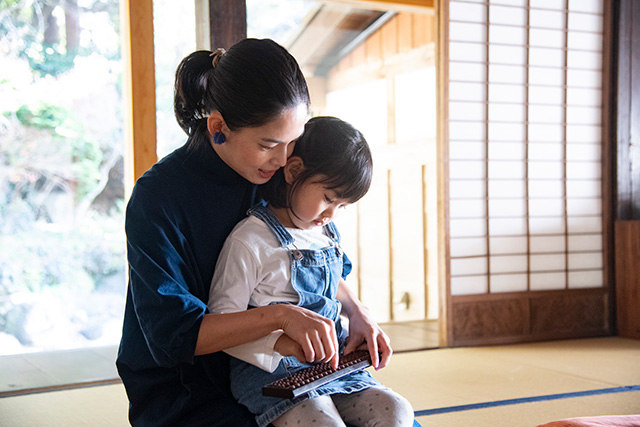 一棟貸しの古民家「萱」での様子（千葉県/大多喜町）