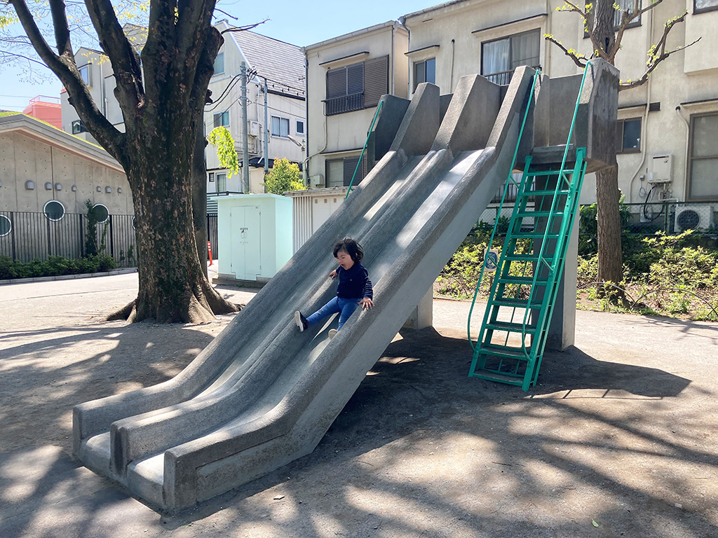 「急な滑り台」/東板橋公園(東京都/板橋区)