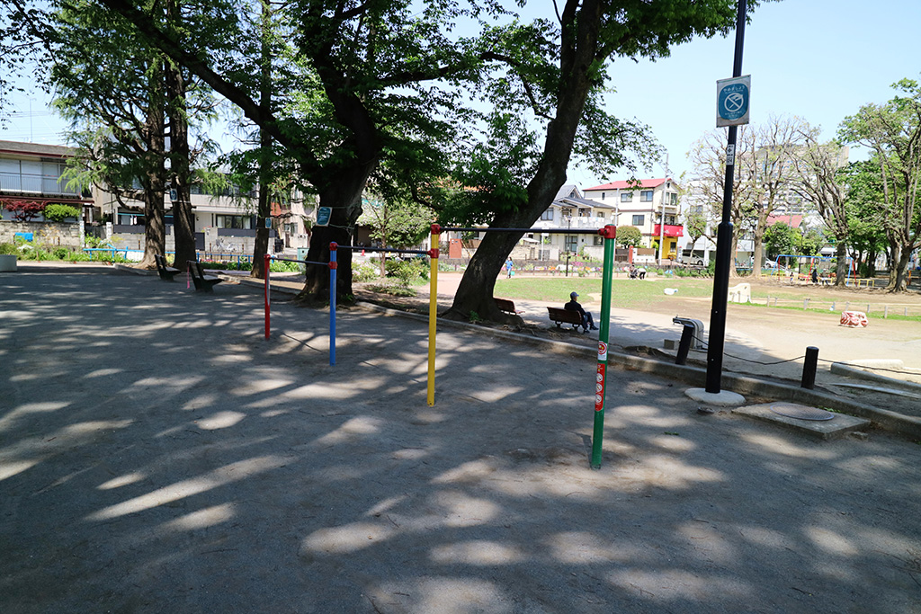「鉄棒」/東板橋公園(東京都/板橋区)