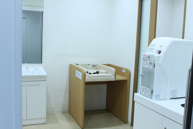 ゆったりと清潔感のある授乳室/京都市動物園（京都府/京都市）