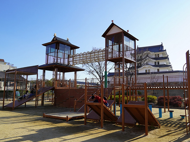 尼崎城址公園のアスレチック/尼崎城（兵庫県/尼崎市）