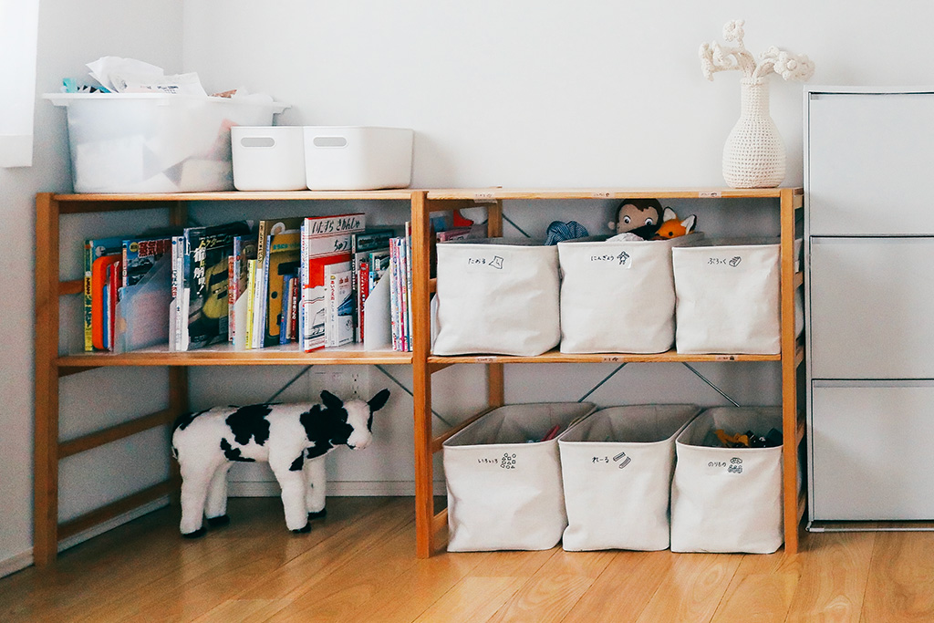 リビングの子どもスペース収納例