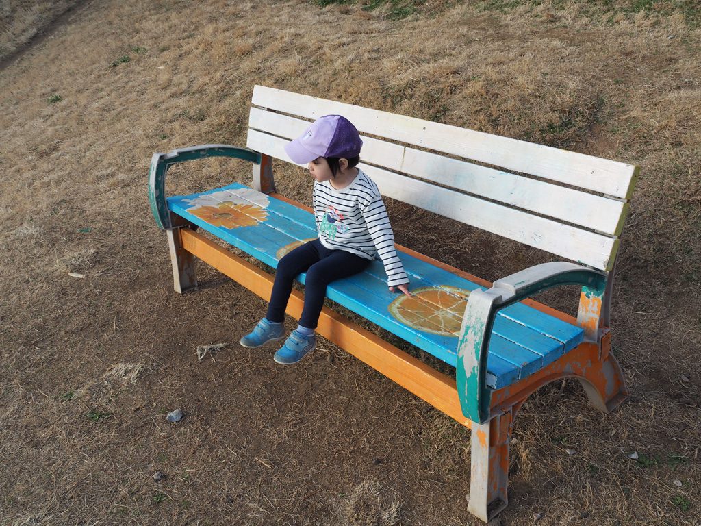 オレンジとお花のかわいらしいベンチ/千倉オレンジセンター（千葉県/南房総市）