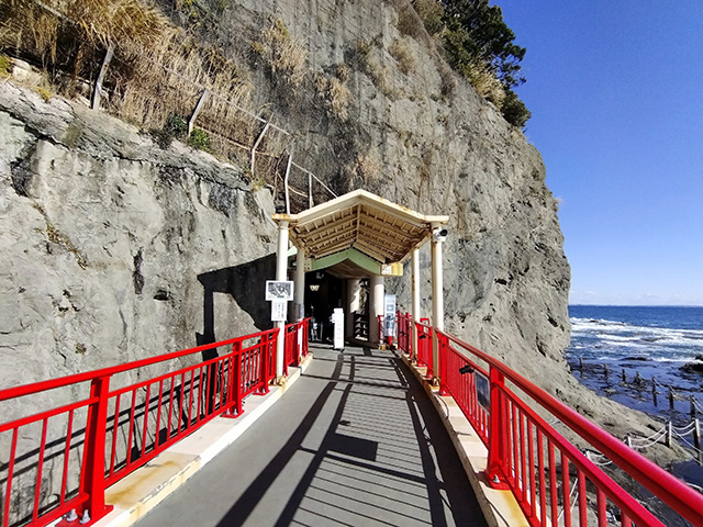 「江の島岩屋」へと続く岩屋橋（神奈川県/藤沢市）