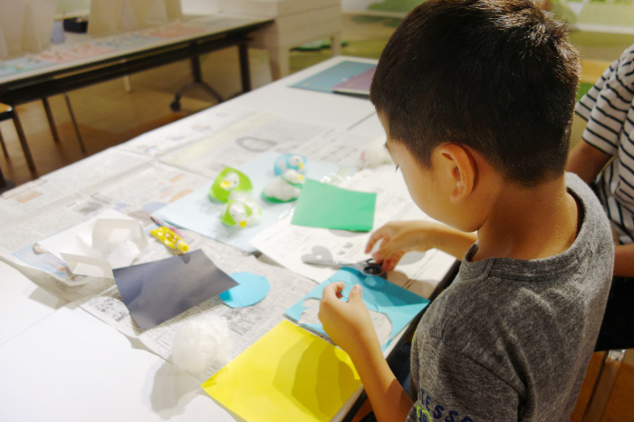 「あひるの親子」作りの様子/シルク博物館（神奈川県/横浜市）
