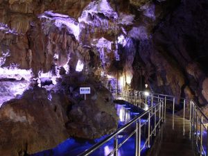 東海のおすすめ鍾乳洞・洞窟12選！竜ヶ岩洞や飛騨大鍾乳洞は大滝が迫力