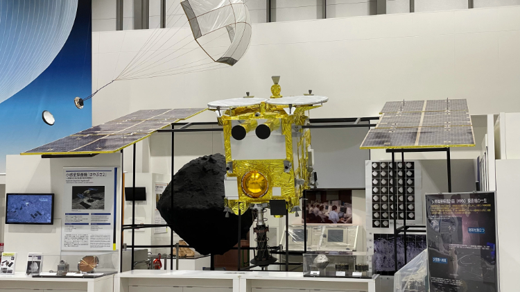 「はやぶさ2」の実物大模型/JAXA相模原キャンパス(神奈川県/相模原市)