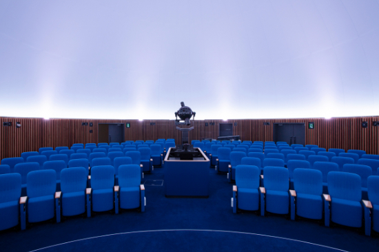 プラネタリウムホール/港区立みなと科学館(東京都)