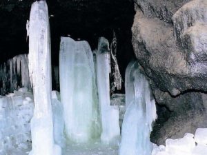 甲信越・北陸のおすすめ鍾乳洞・洞窟7選！鳴沢氷穴など自然の力を感じよう