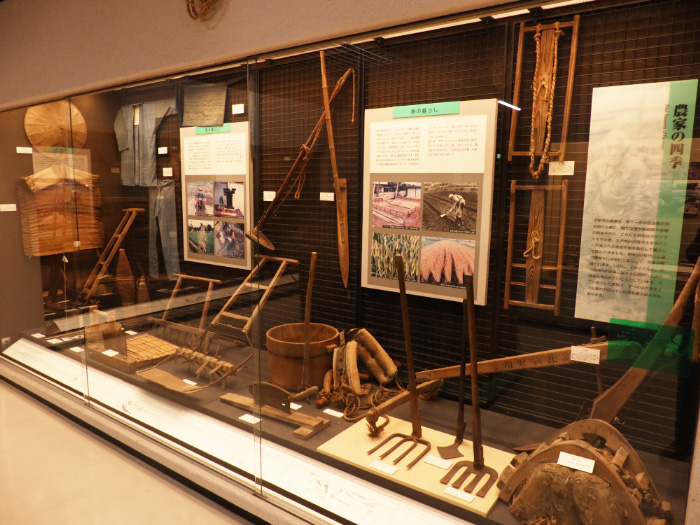 土器や農具の展示/平塚市博物館（神奈川県）