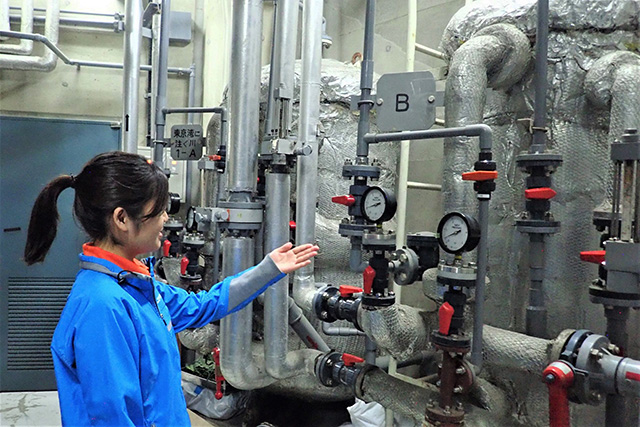 裏側潜入ツアーの様子/しながわ水族館(東京都/品川区)