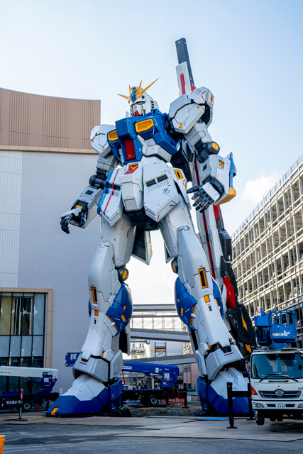 実物大νガンダム立像「RX-93ffνガンダム」/ガンダムパーク福岡(福岡市)