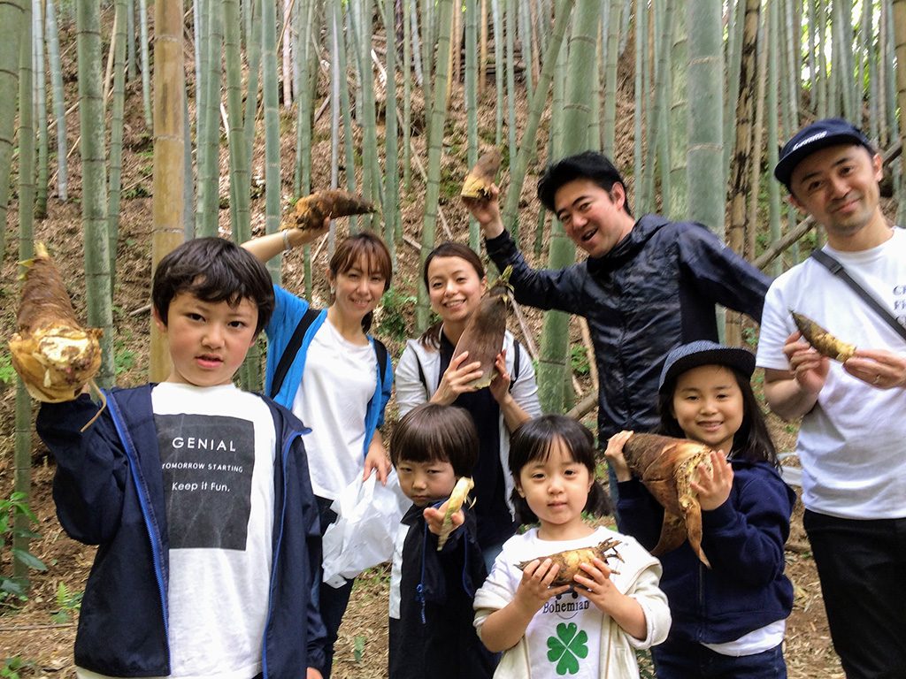 たけのこ掘りの様子/「空と大地の丘　森本農園」（千葉県/木更津市）