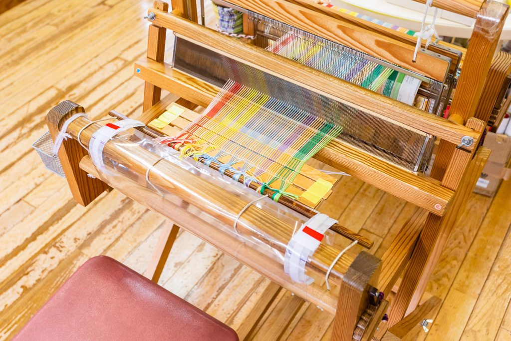 「織のアトリエ」の機織り機/ふなばしアンデルセン公園 子ども美術館(千葉県/船橋市)