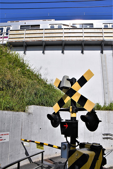 田園都市線唯一の踏切/電車とバスの博物館(神奈川県/川崎市)