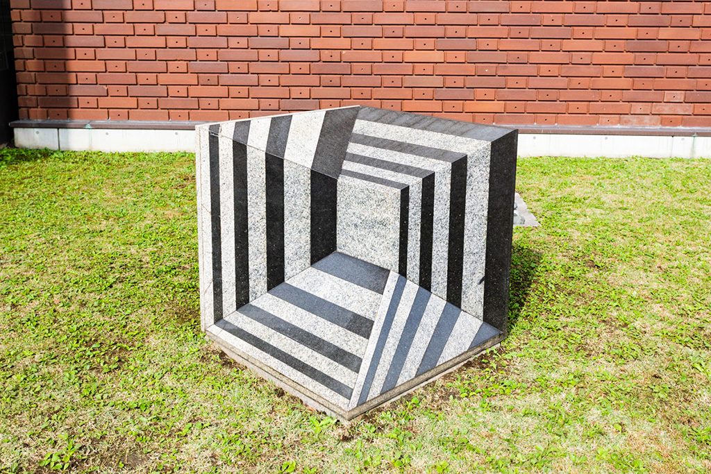 五十嵐晴夫 《メビウスの立方体》1978年/東京都美術館(東京都/台東区)