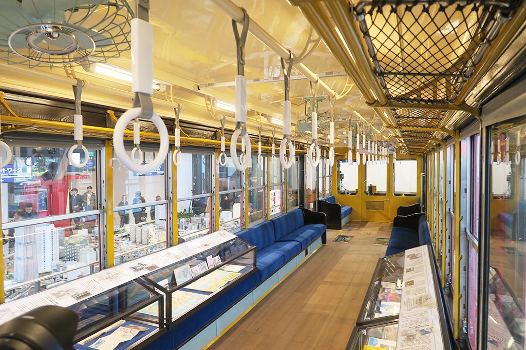 京急デハ230形の車内/京急ミュージアム(神奈川県/横浜市)