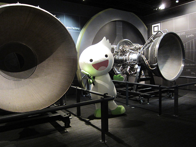 「LE-7A」エンジン、「LE-7」の実物展示/三菱みなとみらい技術館(神奈川県/横浜市)