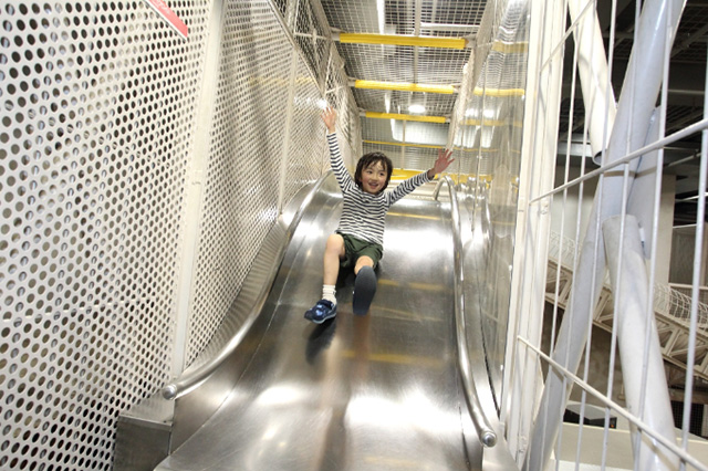 巨大なアスレチック「惑星ジム」/はまぎん こども宇宙科学館(神奈川県/横浜市)