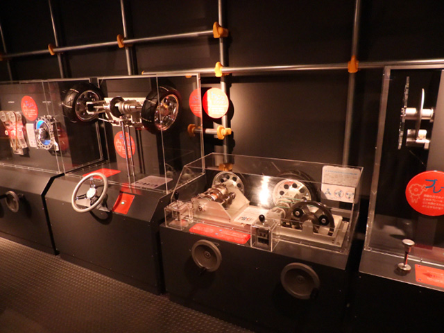 自動車の部品の機能を体験できる展示/千葉市科学館（千葉県）